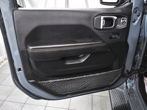 Used 2024 Jeep Wrangler Unlimited Sahara AWD/4WD image 9