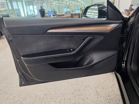 Used 2022 Tesla Model 3 Standard Range RWD image 23