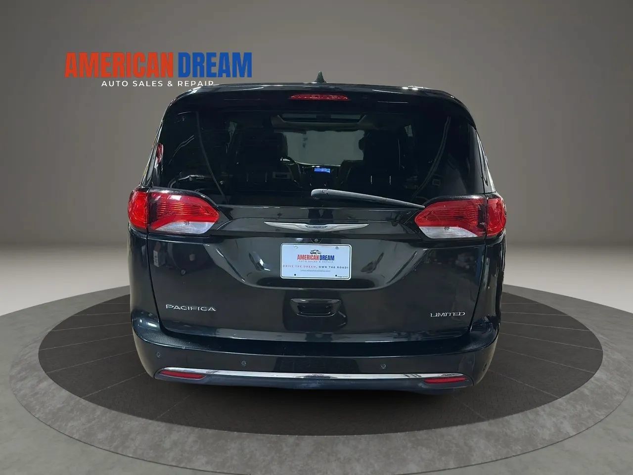 Used 2017 Chrysler Pacifica Limited w/ Tire & Wheel Group FWD image 35