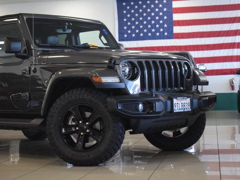 Used 2020 Jeep Wrangler Unlimited Sahara image 4