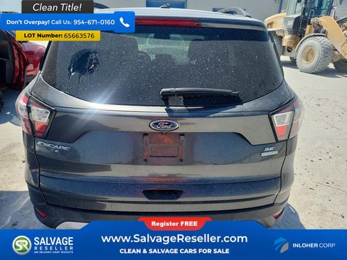 Used 2018 Ford Escape SE FWD image 8