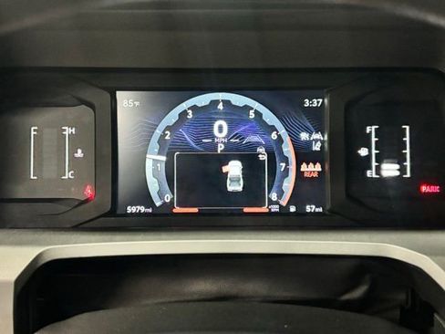 Certified 2025 Toyota Tacoma SR5 AWD/4WD image 13