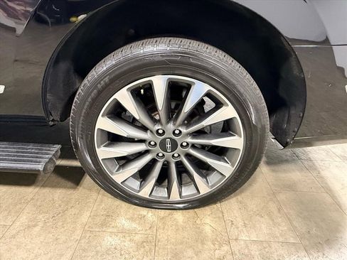 Used 2020 Lincoln Navigator Reserve image 17