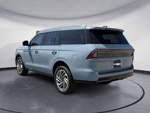 New 2026 Lincoln Navigator Reserve AWD/4WD image 3