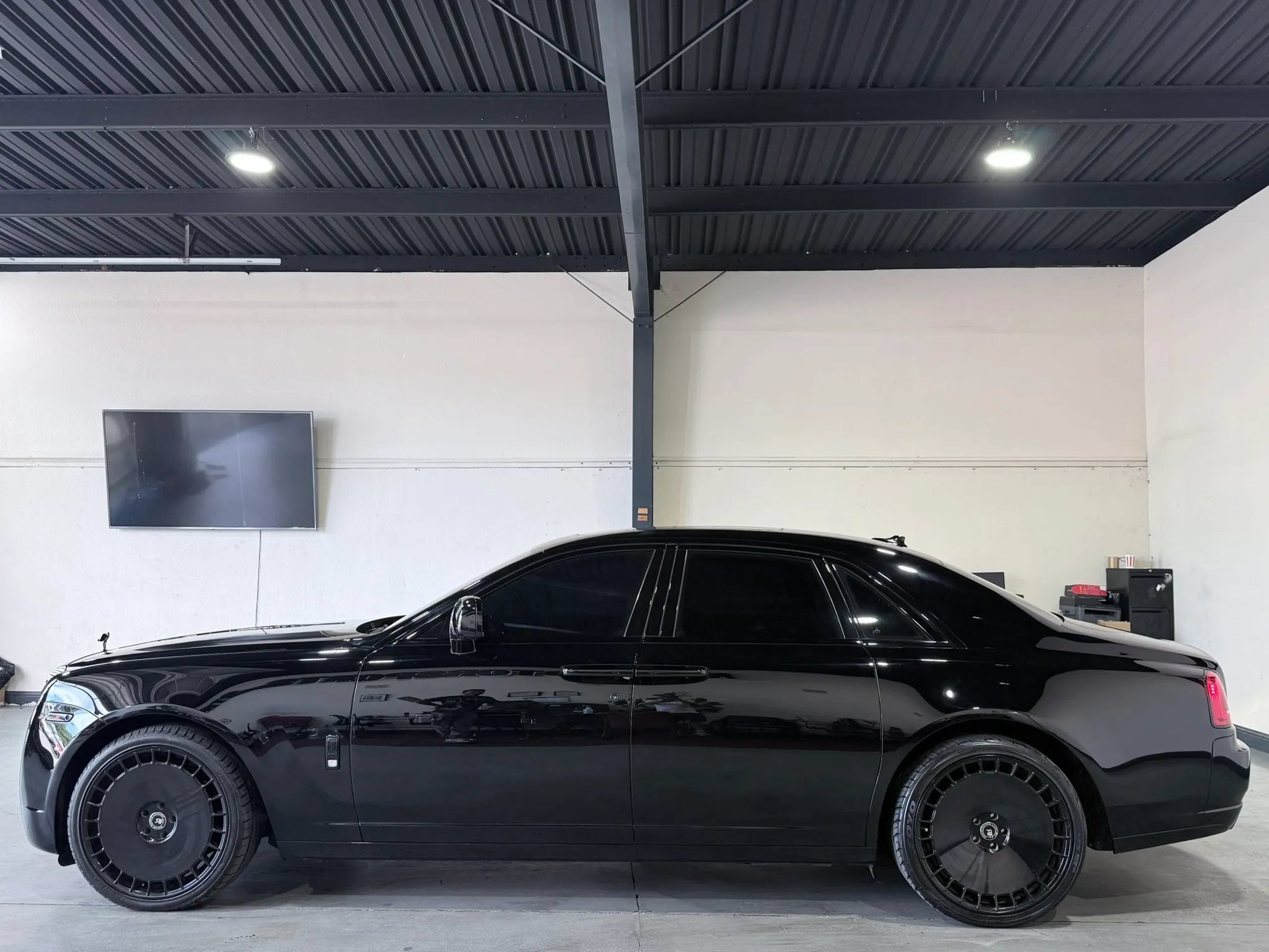 Used 2011 Rolls-Royce Ghost RWD image 4