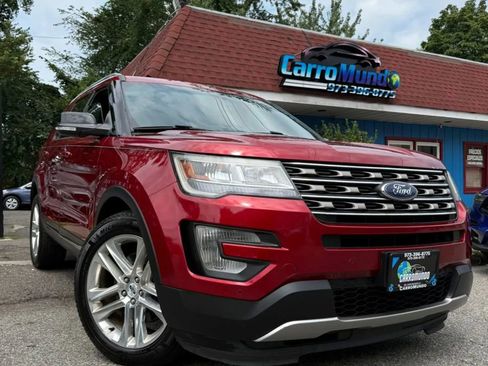 Used 2016 Ford Explorer XLT w/ Equipment Group 202A image 1