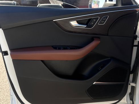 Used 2022 Audi Q8 Premium Plus image 14