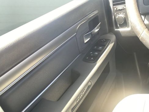 Used 2020 RAM 1500 Classic SLT AWD/4WD image 15