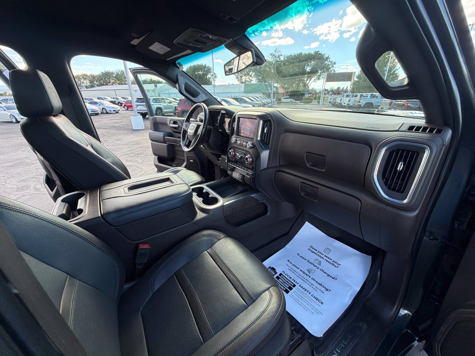 Used 2022 GMC Sierra 3500 Denali AWD/4WD image 30