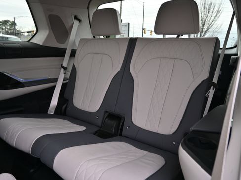 Used 2023 BMW X7 M60i w/ Executive Package image 32