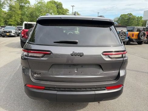 Used 2025 Jeep Grand Cherokee L Altitude AWD/4WD image 5