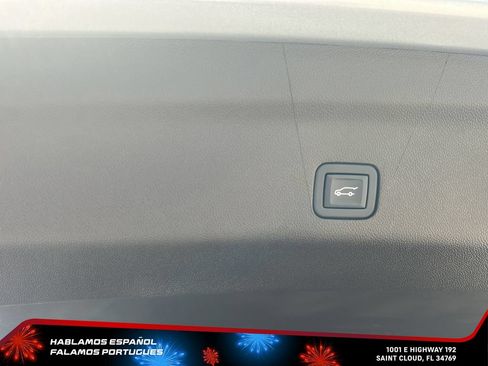 Certified 2024 GMC Yukon XL SLT w/ SLT Luxury Package AWD/4WD image 38