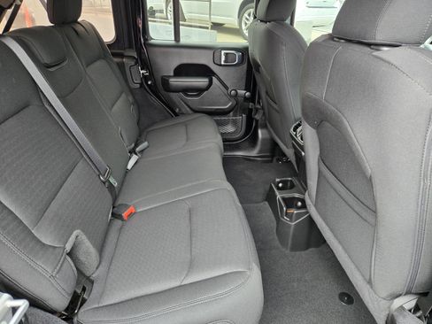 Used 2021 Jeep Wrangler Unlimited Sport AWD/4WD image 27