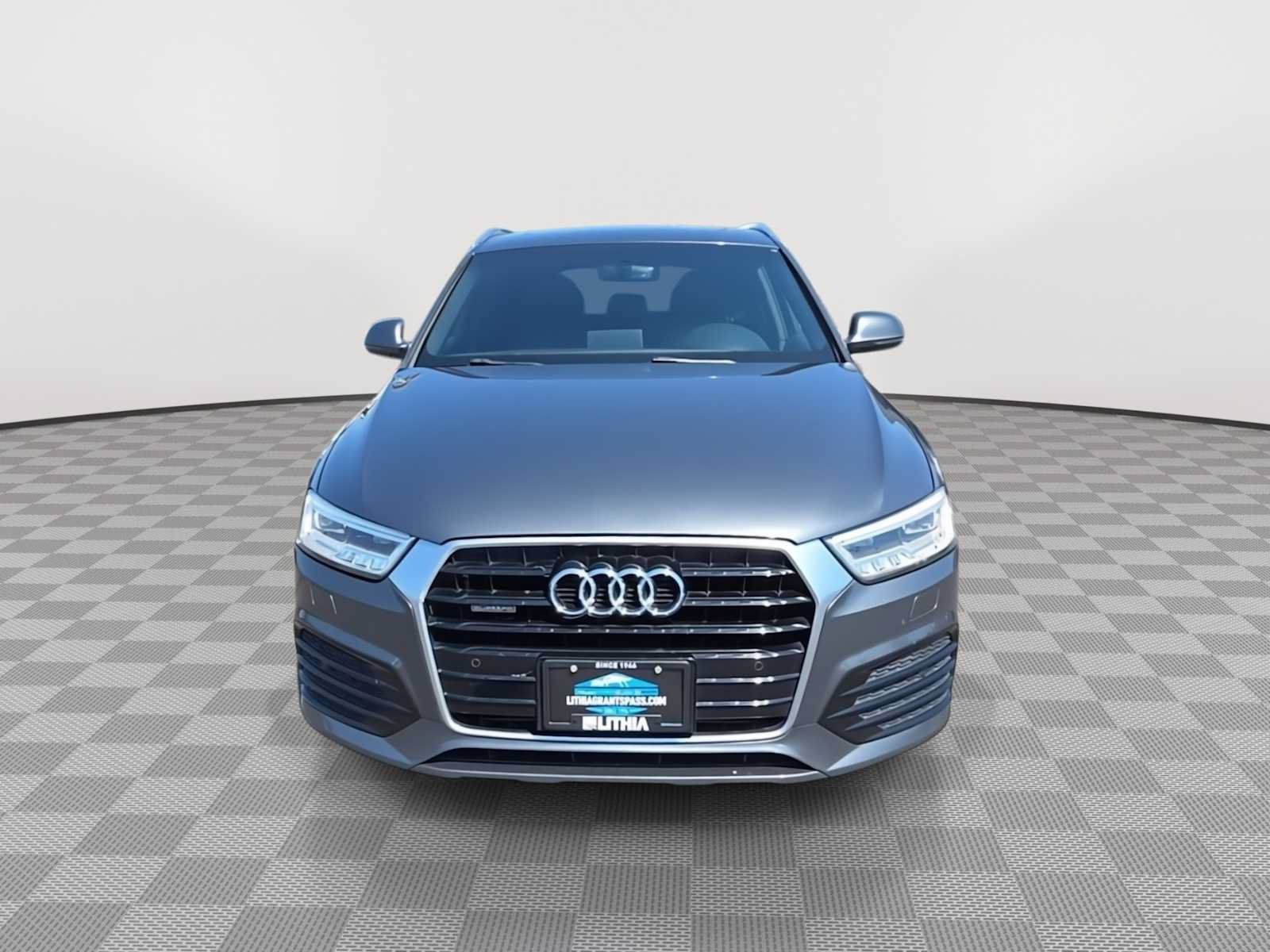 Used 2018 Audi Q3 2.0T Premium Plus w/ Premium Plus Package AWD/4WD image 3