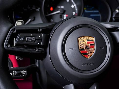 New 2026 Porsche Macan image 20