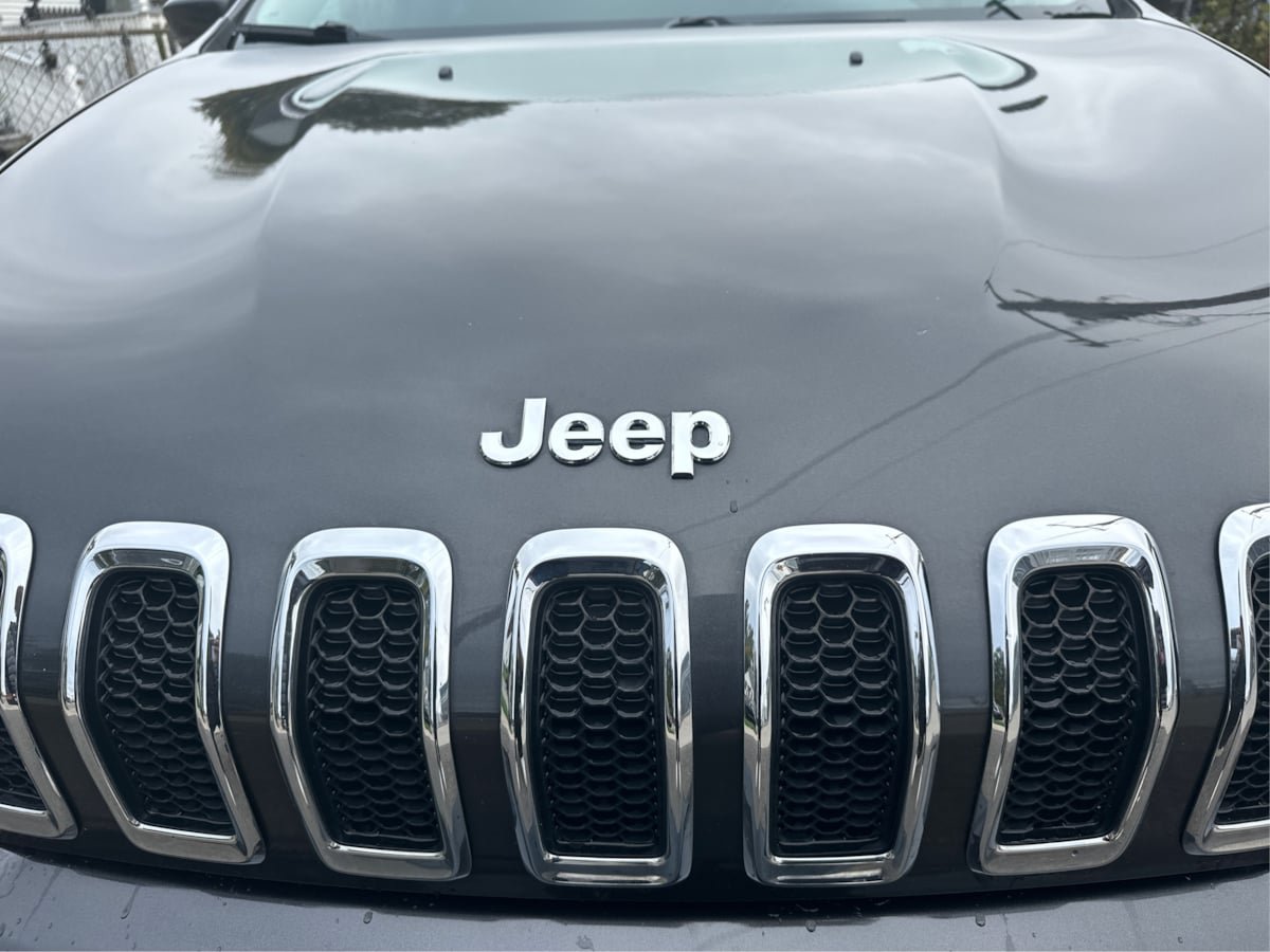 Used 2016 Jeep Cherokee Latitude w/ Safety/Convenience Group AWD/4WD image 23