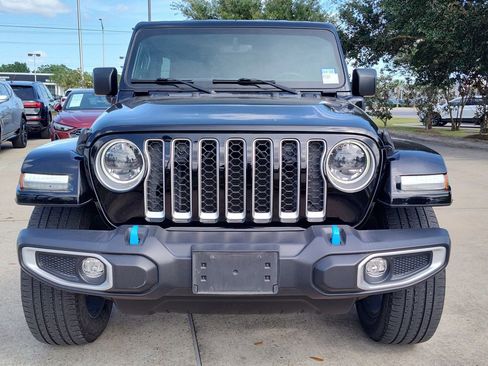 Used 2023 Jeep Wrangler Unlimited Sahara w/ Cold Weather Group AWD/4WD image 15