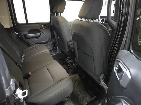 Used 2019 Jeep Wrangler Unlimited Sport S AWD/4WD image 17
