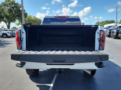 Used 2025 GMC Sierra 2500 AT4 w/ AT4 Premium Plus Package AWD/4WD image 11