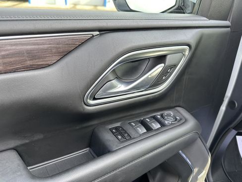 Used 2024 Chevrolet Tahoe Z71 w/ Luxury Package image 17