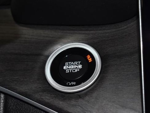 New 2025 Jeep Grand Cherokee L Limited w/ Luxury Tech Group II image 24