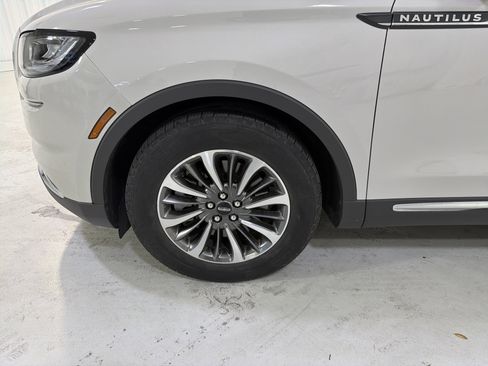 Used 2021 Lincoln Nautilus Reserve image 9