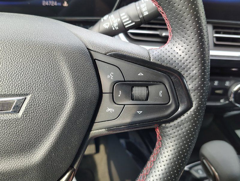 Certified 2024 Chevrolet Trax RS FWD image 25
