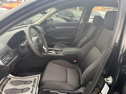 Used 2018 Honda Accord LX image 10