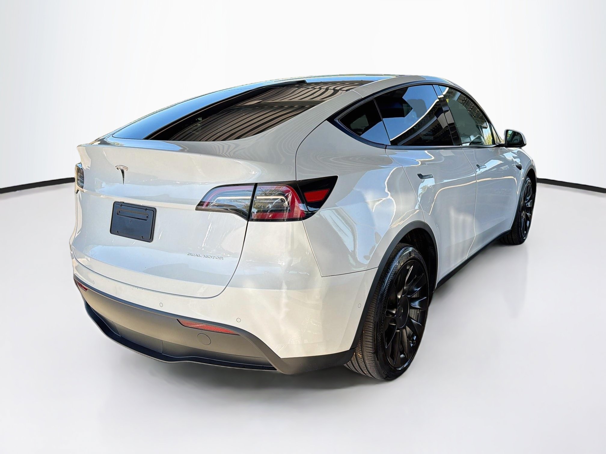 Used 2021 Tesla Model Y Long Range AWD/4WD image 9