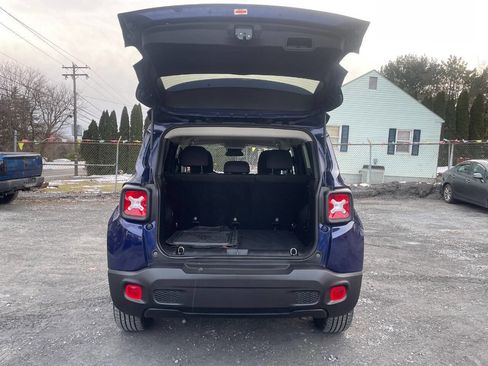 Used 2019 Jeep Renegade Latitude image 12