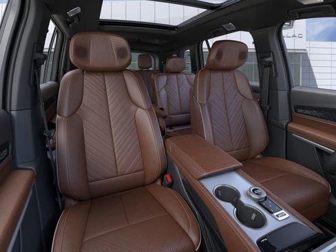 New 2026 Cadillac Vistiq Platinum w/ LPO, Floor Liner Package image 16