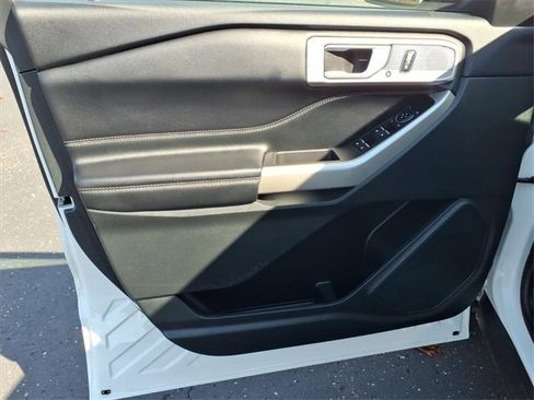 Used 2023 Ford Explorer XLT w/ Equipment Group 202A image 13