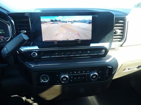 Used 2024 GMC Sierra 1500 SLT image 16