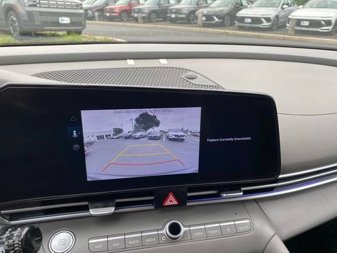 Used 2024 Hyundai Elantra SEL FWD image 12