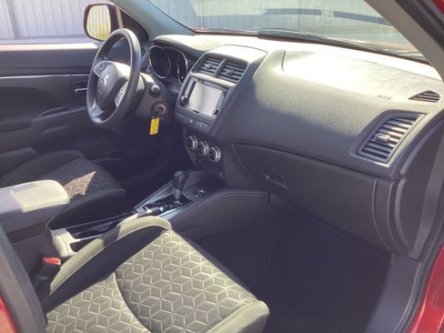 Used 2025 Mitsubishi Outlander Sport ES AWD/4WD image 13