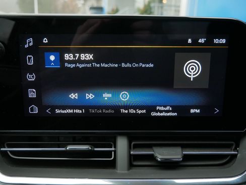 Certified 2025 Chevrolet Trax LT w/ LT Convenience Package image 14