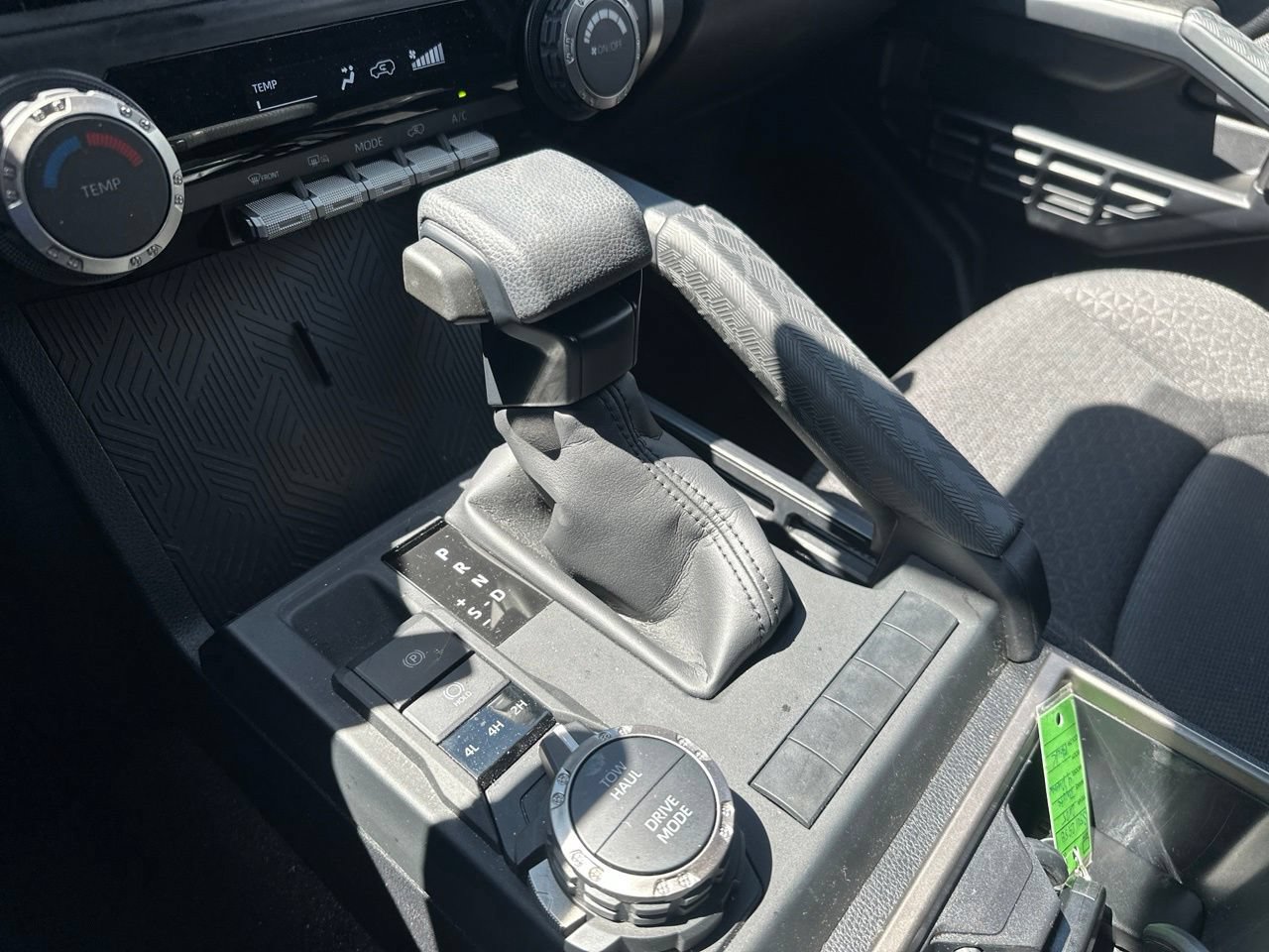Used 2025 Toyota 4Runner SR5 AWD/4WD image 22