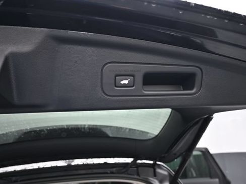 Used 2025 Acura MDX SH-AWD image 7