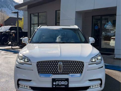 Used 2022 Lincoln Aviator Reserve w/ Equipment Group 201A AWD/4WD image 2