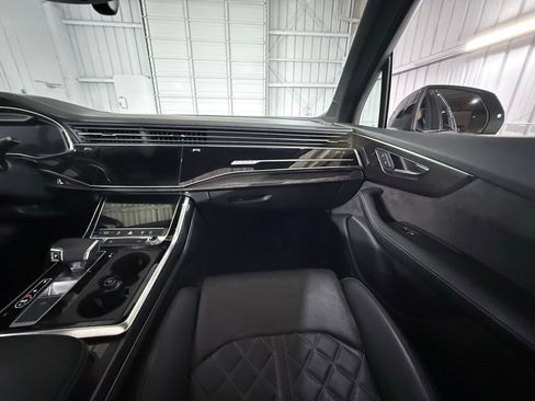 Used 2021 Audi SQ7 Premium Plus w/ Executive Package image 46
