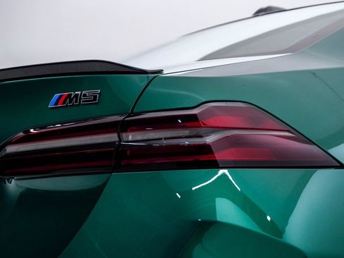 Used 2025 BMW M5 w/ Carbon Package image 14