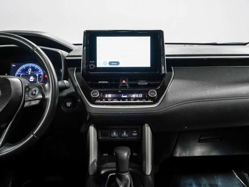 Used 2025 Toyota Corolla Cross XLE w/ Convenience Package FWD image 13