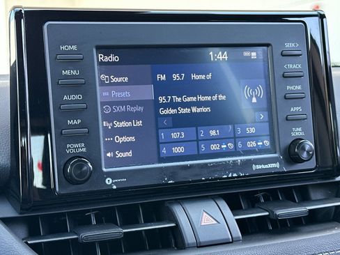 Used 2022 Toyota RAV4 LE image 18