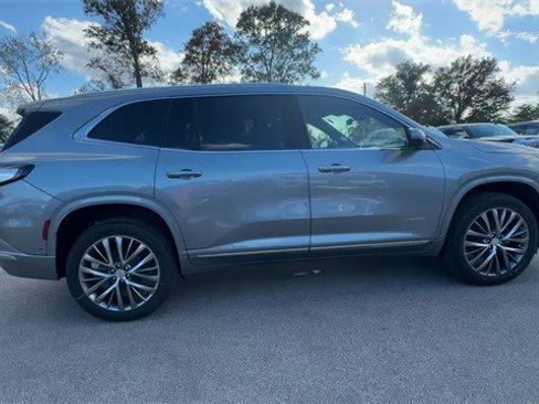New 2026 Buick Enclave Avenir image 9