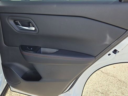 Used 2025 Nissan Rogue SV AWD/4WD image 9