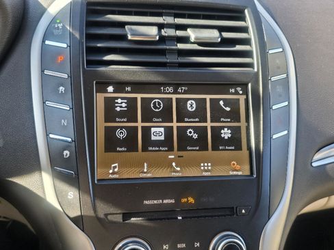 Used 2019 Lincoln MKC Premiere image 19