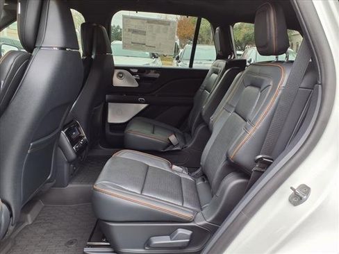 New 2025 Lincoln Aviator Black Label image 13