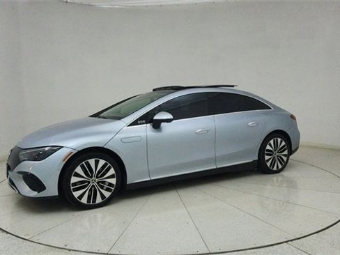 Used 2023 Mercedes-Benz EQE 500 4MATIC Sedan w/ Digital Light Package image 67