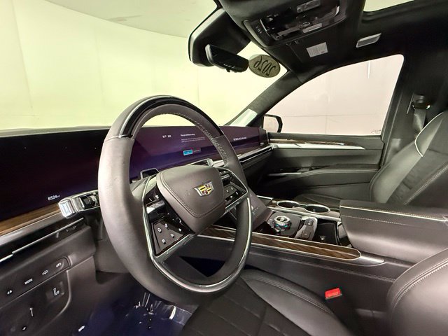 Used 2026 Cadillac Escalade Platinum Sport w/ LPO, ONYX Package AWD/4WD image 6