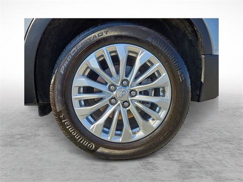 Certified 2024 Cadillac XT4 Luxury w/ LPO, Floor Liner Package image 8